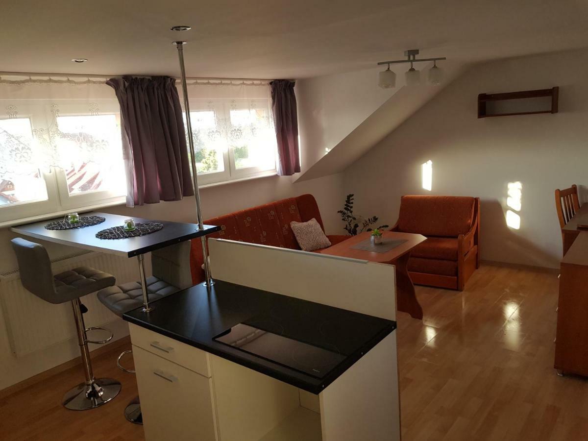 Pokoje Goscinne U Laury Rewal Habitación foto